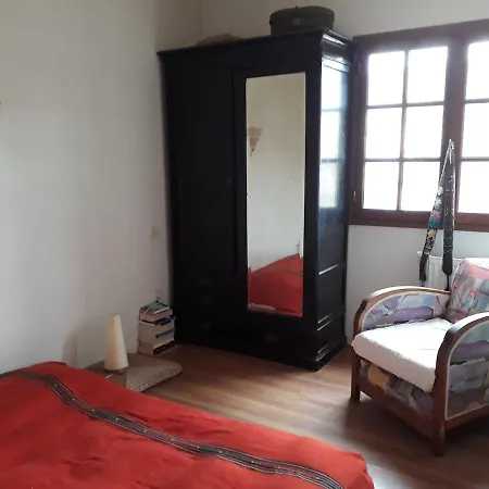 Maison Avec Jardin à Louer Au Bord De La
